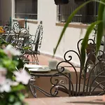 Konukevi Bagnasco 18 Suite&terrace 4*