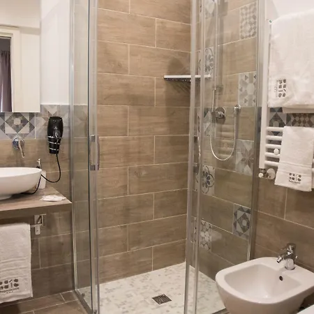 Bagnasco 18 Suite&terrace בית הארחה 4*