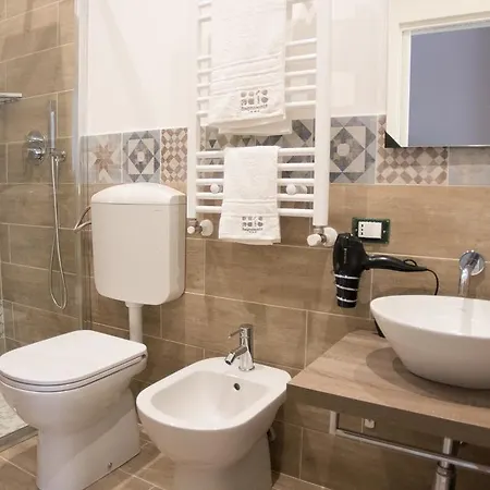 Bagnasco 18 Suite&terrace בית הארחה